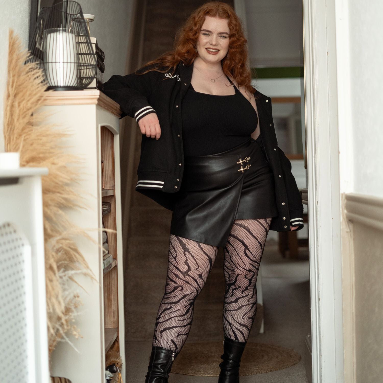 [Nicky - Size Stunning]