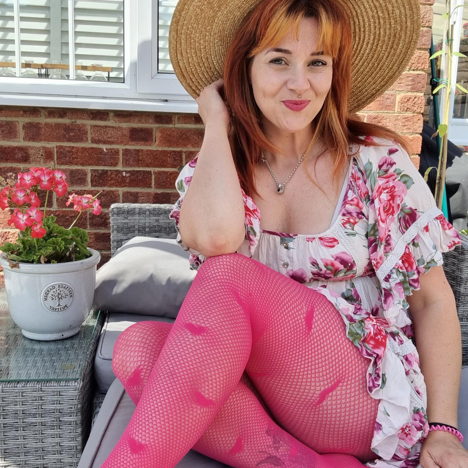Fishnets - Fishing for Love - Pomegranate - Snag